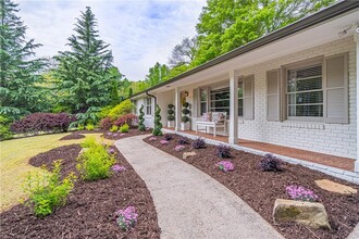 250 Wavetree Dr in Roswell, GA - Building Photo - Building Photo