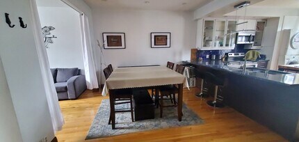 8977 Berri Rue in Montréal, QC - Building Photo - Building Photo
