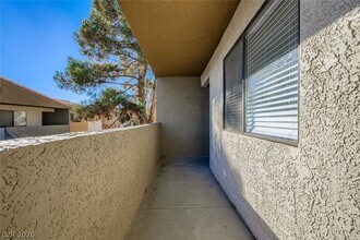 3151 N Soaring Gulls Dr, Unit 2197 in Las Vegas, NV - Building Photo - Building Photo