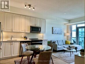 38 Annie Craig Dr in Toronto, ON - Building Photo - Building Photo