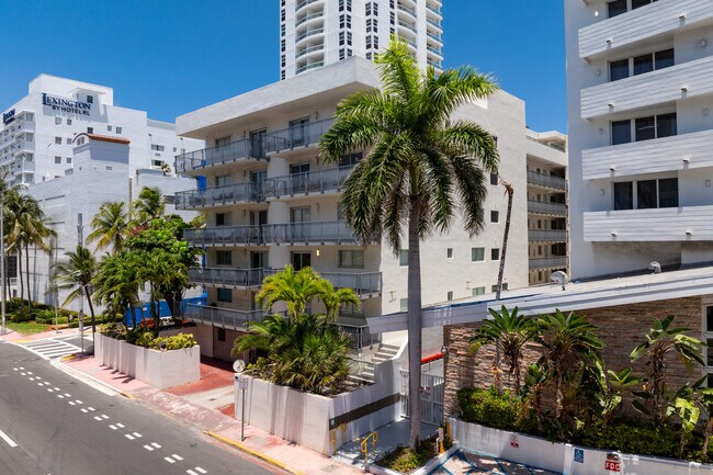 King Richard's Condominium in Miami Beach, FL - Building Photo - Building Photo