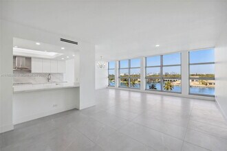 5065 Collins Ave in Miami Beach, FL - Building Photo - Building Photo