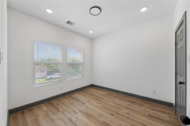 property at 6813 Parkhurst Dr