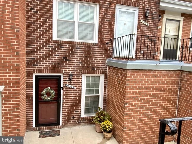 property at 1824 Bronzegate Blvd