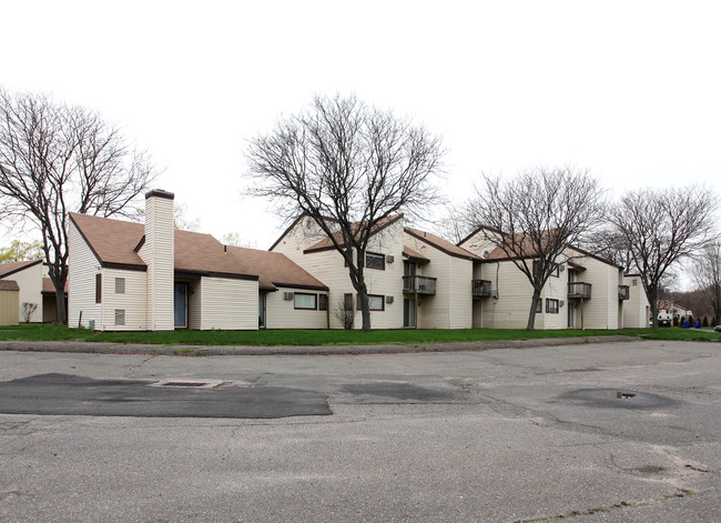 The Flats at Talcott in Weatogue, CT - Foto de edificio - Building Photo