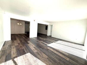 8055 High Meadow Ct in San Diego, CA - Building Photo - Building Photo