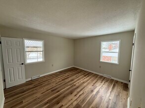 225 Pleasure Dr in Richmond, KY - Building Photo - Building Photo