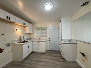 1671 1/2 W 212th St in Torrance, CA - Building Photo - Building Photo