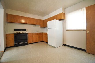 14047 Weir St in Omaha, NE - Building Photo - Building Photo
