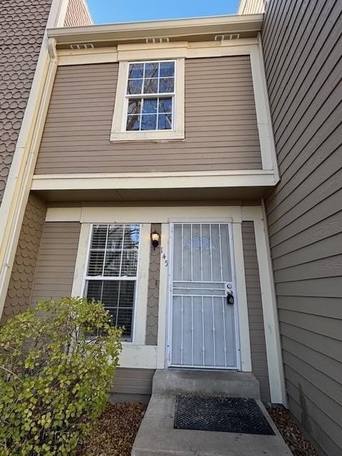 property at 1811 S Quebec Way