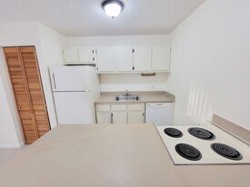 1798 My Pl in West Palm Beach, FL - Building Photo