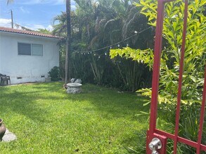 20 NW 45th St-Unit -A in Miami, FL - Building Photo - Building Photo