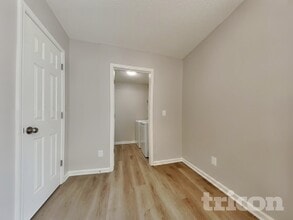 26 Streamwood Way in Clayton, NC - Building Photo - Building Photo