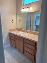 2085 Hedgerow Ave in Redding, CA - Building Photo - Building Photo
