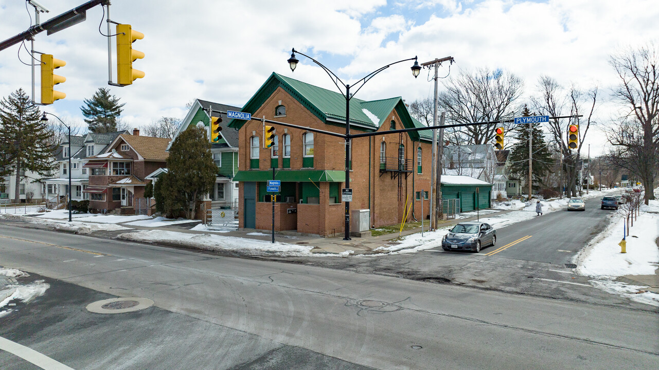 1006 S Plymouth Avenue in Rochester, NY - Building Photo