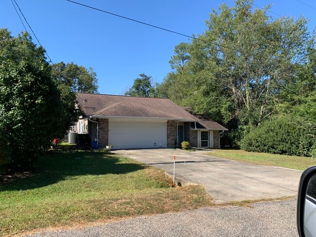 654 Mauna Loa Ct in Diamondhead, MS - Foto de edificio - Building Photo