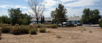 13361 Navajo Rd in Apple Valley, CA - Building Photo - Building Photo