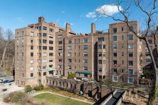 Hudson House in Irvington, NY - Building Photo