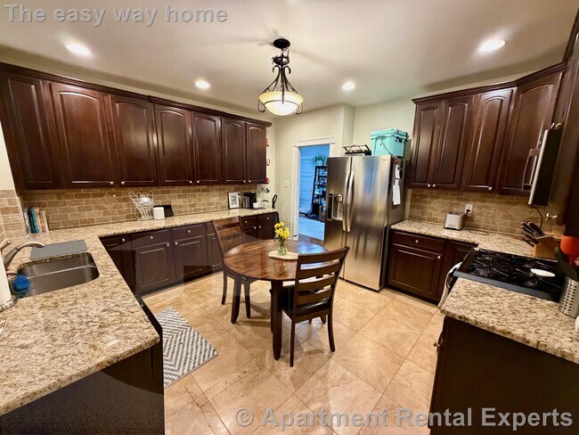 18 Homer St, Unit #2 in Brookline, MA - Building Photo - Building Photo