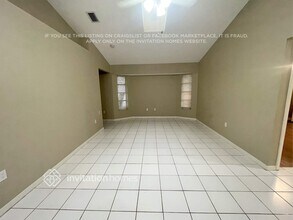 385 Atwater St in Port Charlotte, FL - Foto de edificio - Building Photo