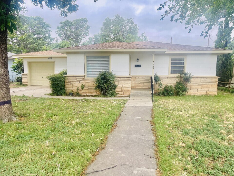 3004 44th St in Lubbock, TX - Building Photo