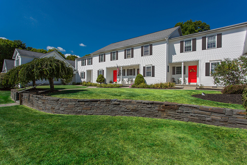 Olde Coach Manor in Queensbury, NY - Building Photo