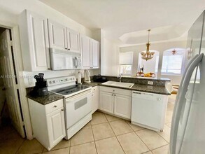 6834 NW 107th Pl in Doral, FL - Building Photo - Building Photo