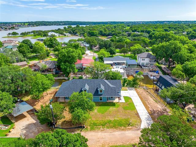 3815 Silver Creek Ct in Granbury, TX - Building Photo - Building Photo