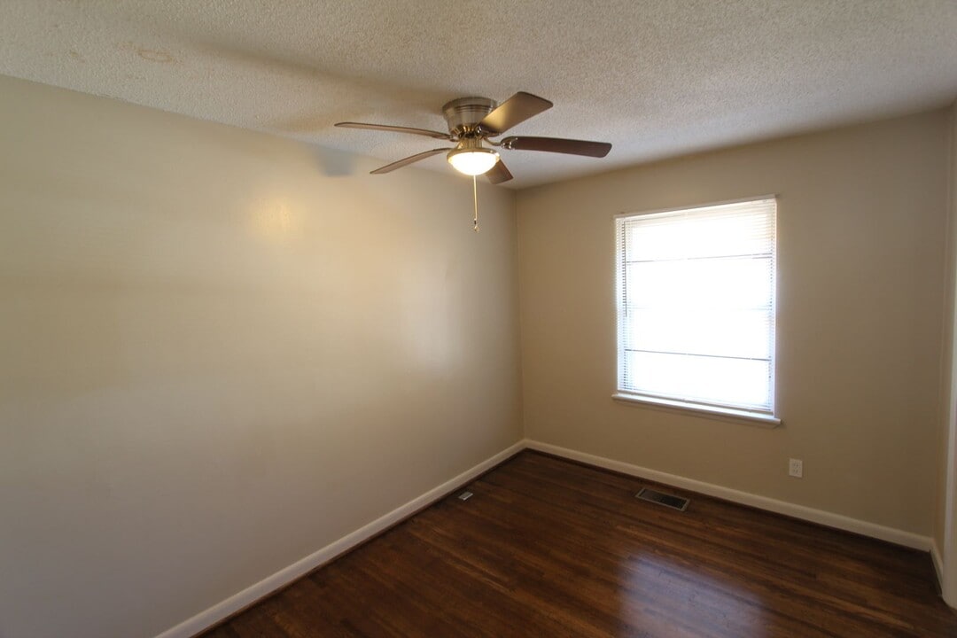 1517 Carol Cir in Midfield, AL - Building Photo