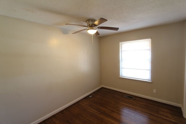 property at 1517 Carol Cir