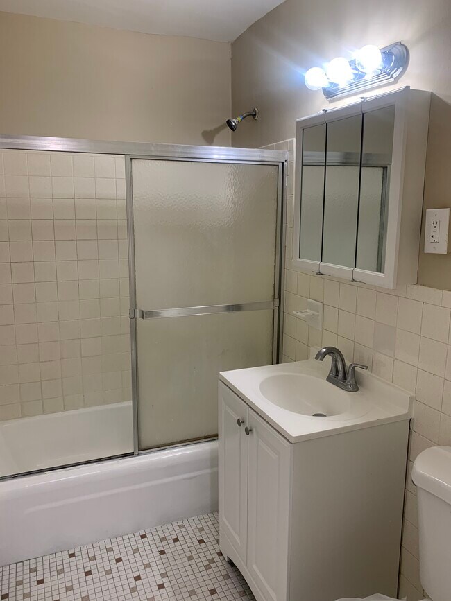 Austin Realty Apartment Homes in North Plainfield, NJ - Foto de edificio - Building Photo