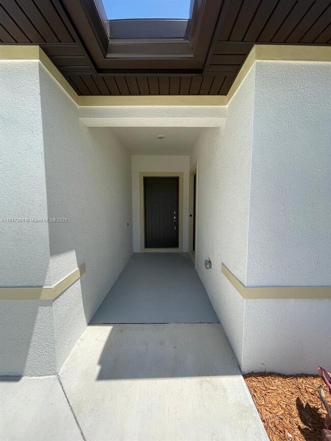 4081 SW Hablow St in Port St. Lucie, FL - Building Photo - Building Photo