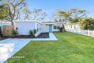 625 58th St S in Gulfport, FL - Building Photo