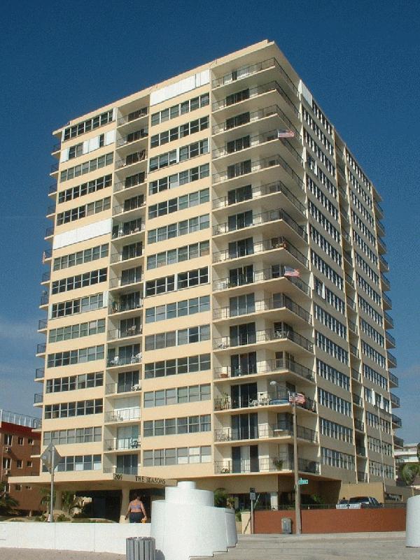 The Seasons Condominiums in Fort Lauderdale, FL - Foto de edificio - Building Photo