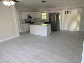 1259 8th Ave N in Naples, FL - Building Photo - Building Photo