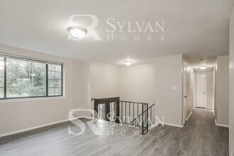 383 E James St in Munhall, PA - Building Photo - Building Photo