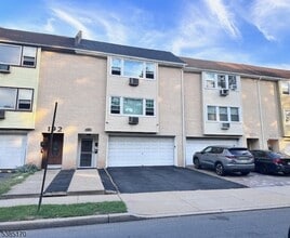 190 N Park St in East Orange, NJ - Building Photo - Building Photo