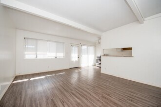 409 Lincoln Ave in Huntington Beach, CA - Building Photo - Building Photo