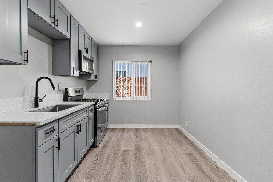 113 S Lillie Ave in Fullerton, CA - Building Photo