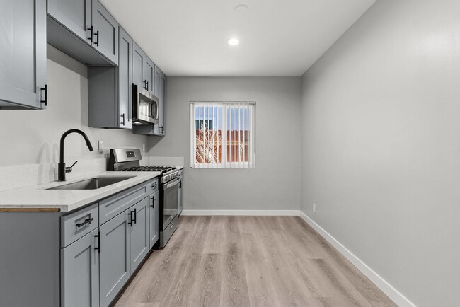 property at 113 S Lillie Ave
