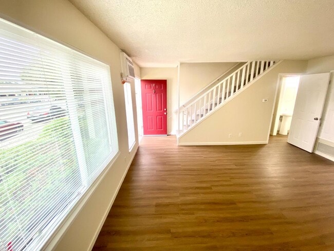 692 Cabot Way in Napa, CA - Foto de edificio - Building Photo