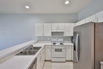 12950 Kings Crossing Dr in Gibsonton, FL - Building Photo - Building Photo