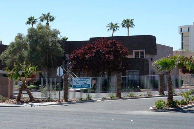 Cambridge Gardens in Las Vegas, NV - Foto de edificio - Building Photo