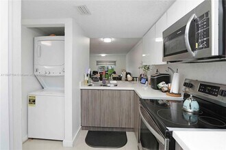 9917 W Okeechobee Rd, Unit 3303 in Hialeah Gardens, FL - Building Photo - Building Photo