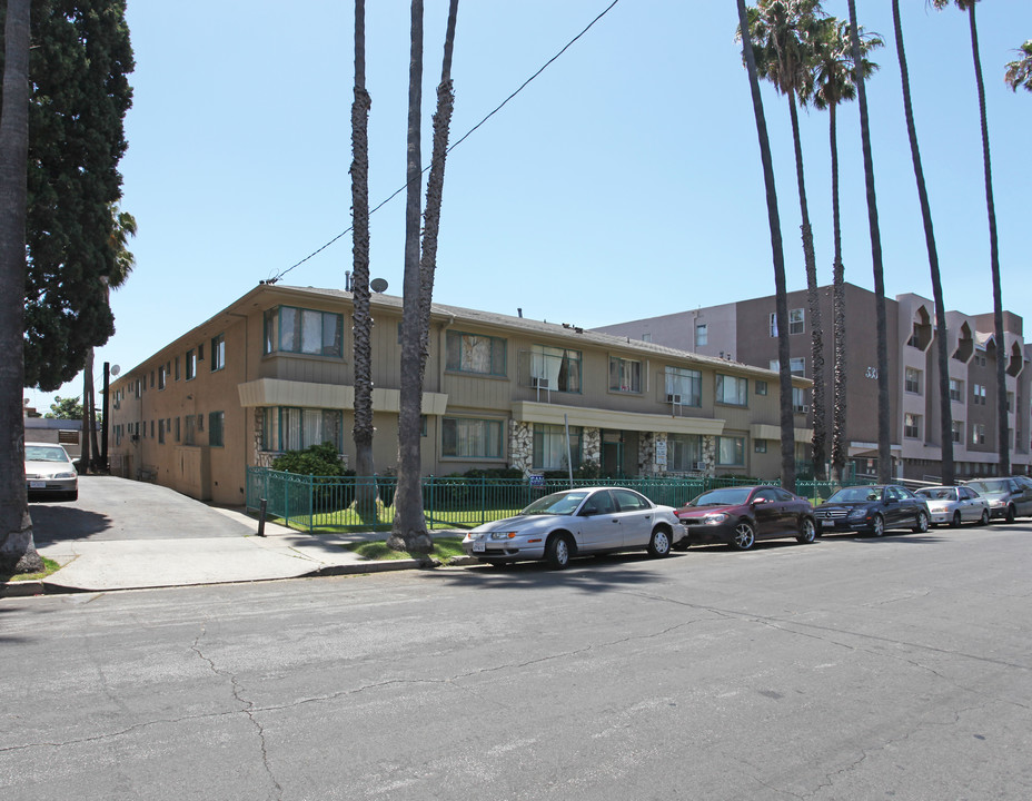 5322 Russell Ave in Los Angeles, CA - Building Photo