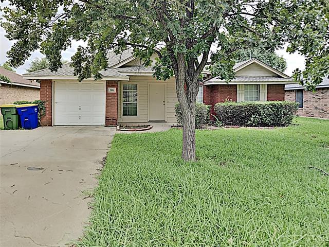 306 Fairfield Ln in Venus, TX - Foto de edificio