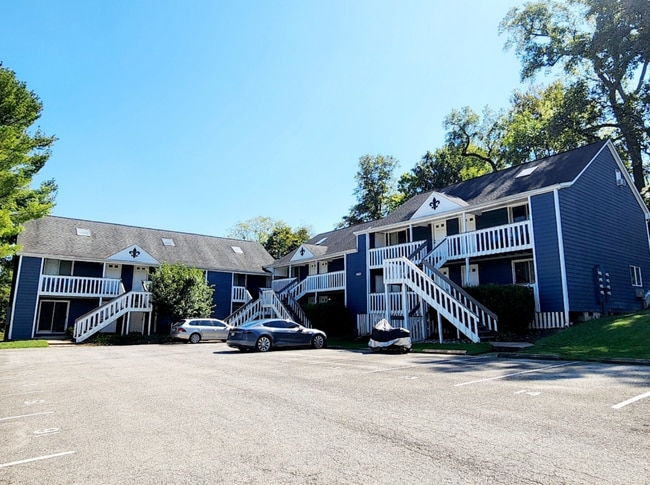 property at 2738 Brownsboro Rd