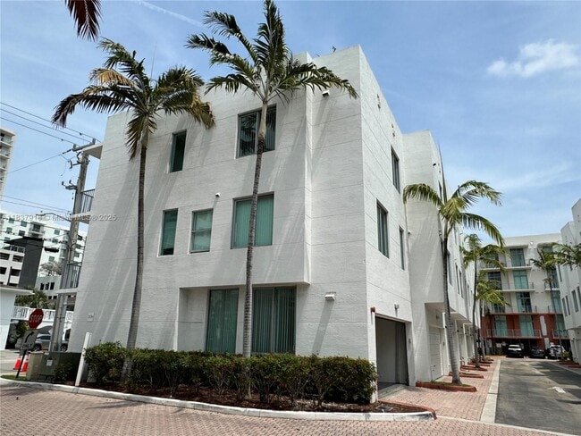 property at 2146 Van Buren St