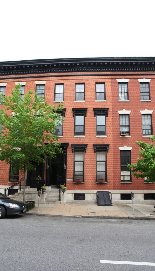 20 E Eager St