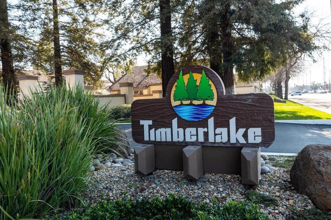 3701 Colonial Dr, Unit 36 in Modesto, CA - Building Photo